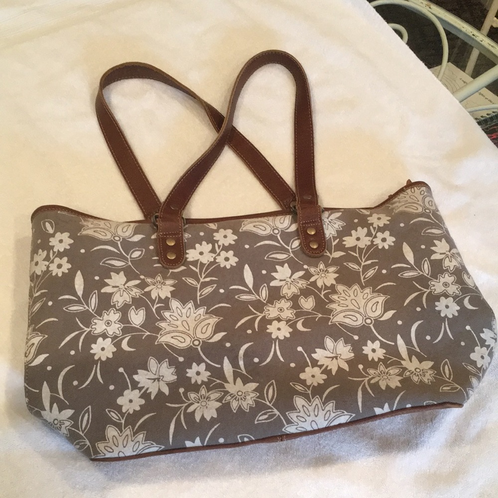 Myra bag (100% cotton and 100% leather) hobo bag. Bought in Amish country.